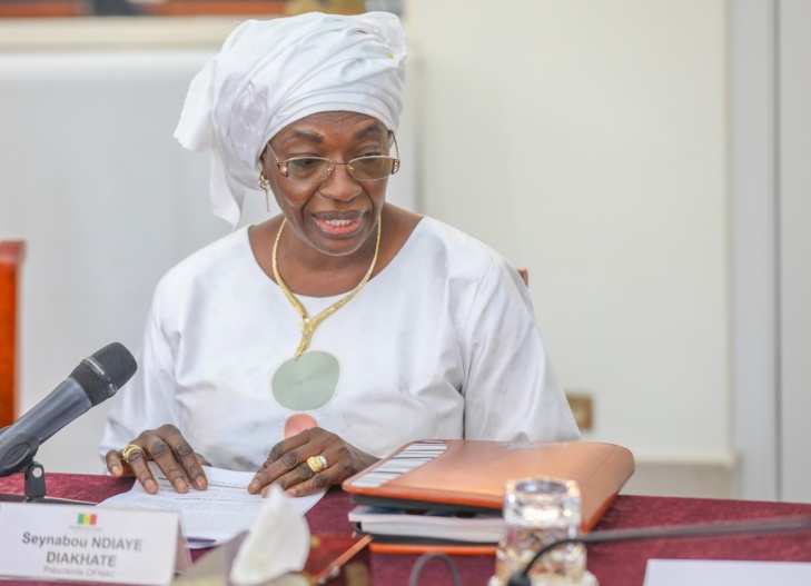 Photos/ OFNAC : Les rapports 2019, 2020 et 2021, remis au Président de la République, Macky Sall, cet après-midi Photos/ OFNAC : Les rapports 2019, 2020 et 2021, remis au Président de la République, Macky Sall, cet après-midi