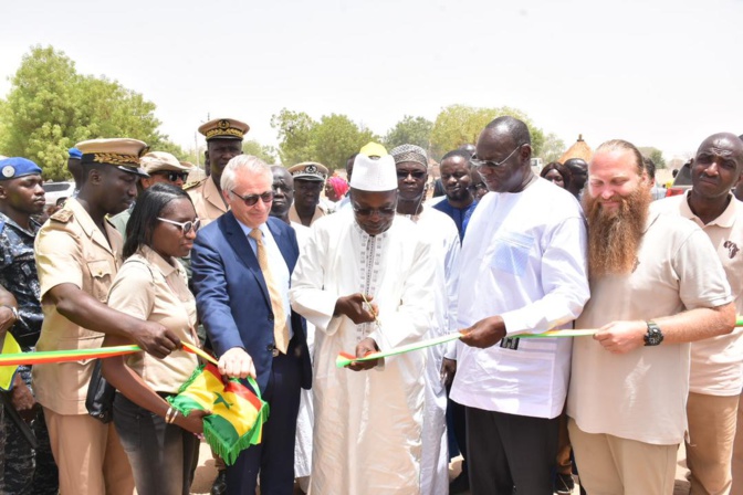 Le ministre Oumar Guèye a inauguré le Projet pilote d'électrification rurale à Ndiob