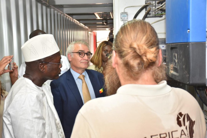 Le ministre Oumar Guèye a inauguré le Projet pilote d'électrification rurale à Ndiob