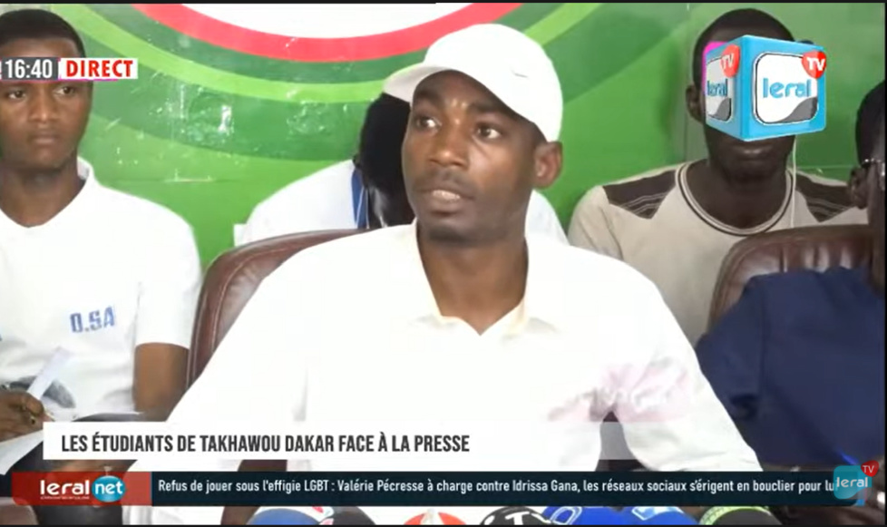 Yewwi Askan Wi / Les étudiants de Taxawu Dakar face à la presse