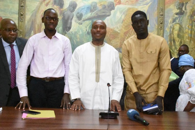 Mairie de Dakar : Barthélémy Dias a procédé hier à une cérémonie de remise de bourses aux étudiants spécialisés en médecine