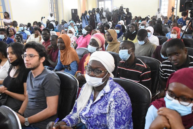 Mairie de Dakar : Barthélémy Dias a procédé hier à une cérémonie de remise de bourses aux étudiants spécialisés en médecine
