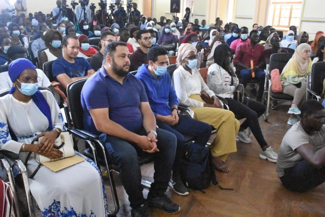 Mairie de Dakar : Barthélémy Dias a procédé hier à une cérémonie de remise de bourses aux étudiants spécialisés en médecine