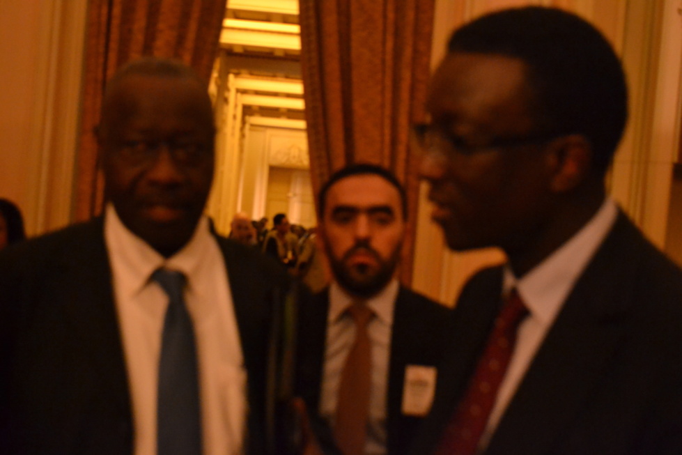 Le ministre Amadou Bâ en pleine discussion avec El Hadj Ndiaye de la 2stv
