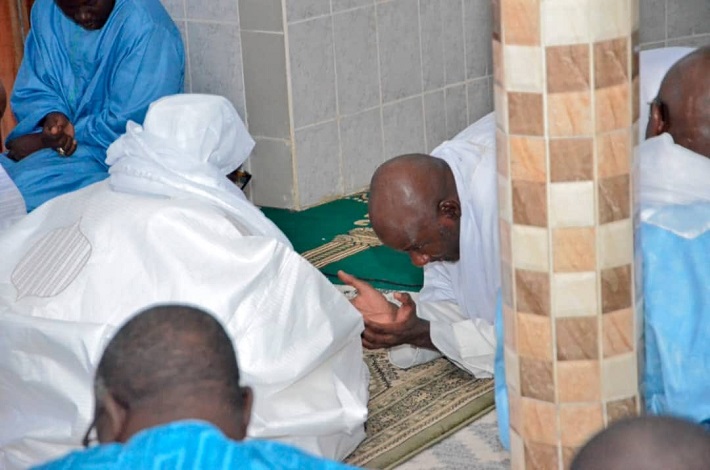 Le khalife général des mourides, Serigne Mountakha Bassirou Mbacké, est l'hôte de la ville de Guédiawaye. Le khalife général des mourides, Serigne Mountakha Bassirou Mbacké, est l'hôte de la ville de Guédiawaye.