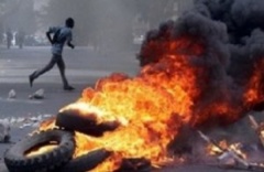 Cinq individus dont l’Imam de Mboussobé agressent un déficient mental, lui causent trois fractures, se font libérer par la Gendarmerie : Et Mélakh bouillonna de rage
