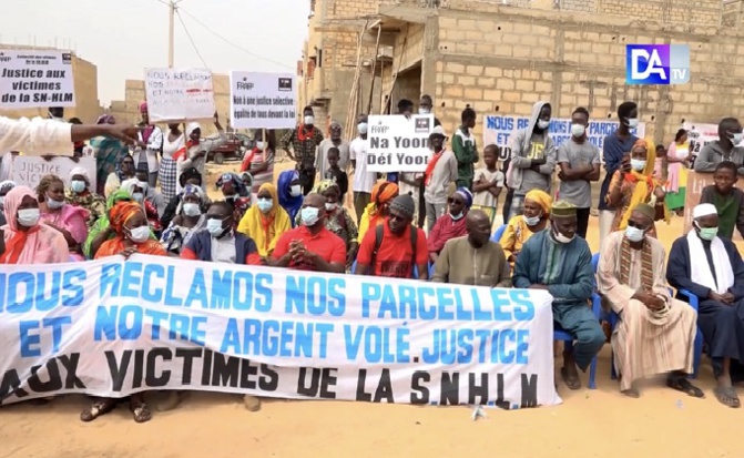Colère des victimes de la SN/HLM à Thiès : leur argent détourné, ils passent à la caisse, mais toujours rien Colère des victimes de la SN/HLM à Thiès : leur argent détourné, ils passent à la caisse, mais toujours rien