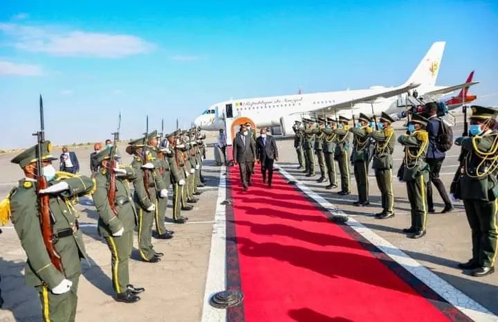 Photos : L'arrivée du Président Macky Sall en Angola Photos : L'arrivée du Président Macky Sall en Angola