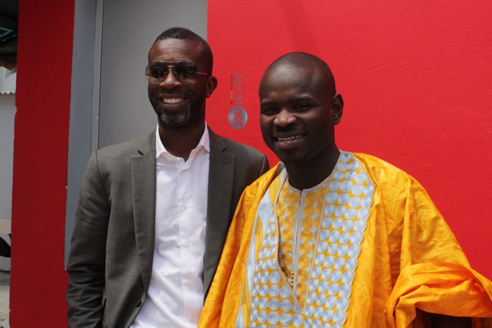 Bouba Ndour pose avec Pape Cheikh Diallo