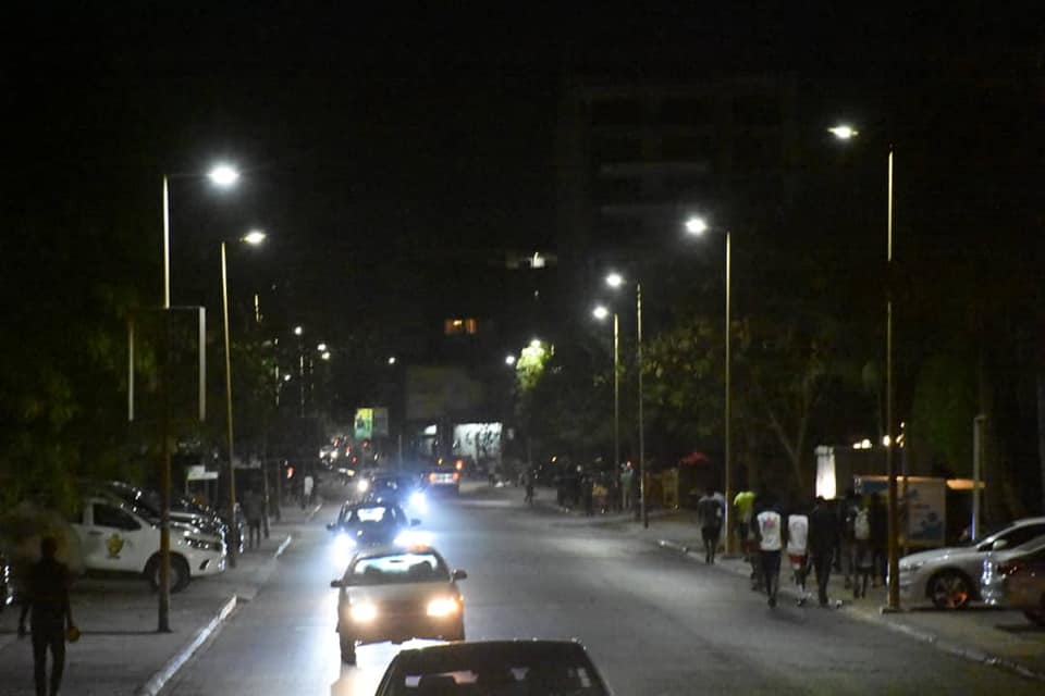 Barthelemy Dias annonce la fin des travaux de relamping dans la commune de Biscuiterie, à la Sicap Keur Gorgui et sur tout le circuit Virage - Casino - Mamelles (Photos) Barthelemy Dias annonce la fin des travaux de relamping dans la commune de Biscuiterie, à la Sicap Keur Gorgui et sur tout le circuit Virage - Casino - Mamelles (Photos)