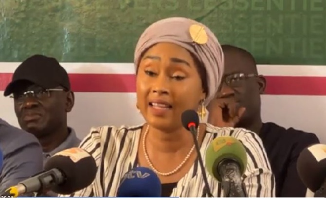 Yewwi Askan Wi face à la presse : Maimouna Bousso appelle à un « Talatay Nder » pacifique pour dire non à un homme qui oublie son passé…