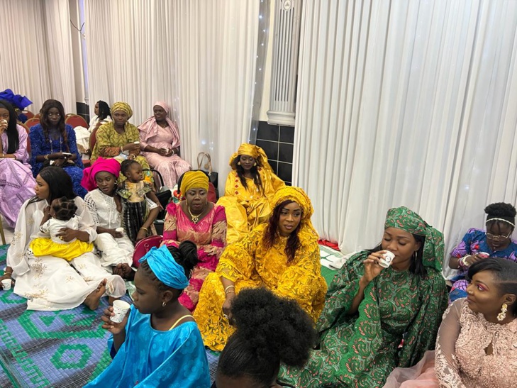 Photos/ Après un Thiant international à son honneur à Paris : Des « Adiya » de plusieurs millions de FCfa, destinés au prochain magal de Touba, offerts à Serigne Saliou Ndigueul Thioune Photos/ Après un Thiant international à son honneur à Paris : Des « Adiya » de plusieurs millions de FCfa, destinés au prochain magal de Touba, offerts à Serigne Saliou Ndigueul Thioune