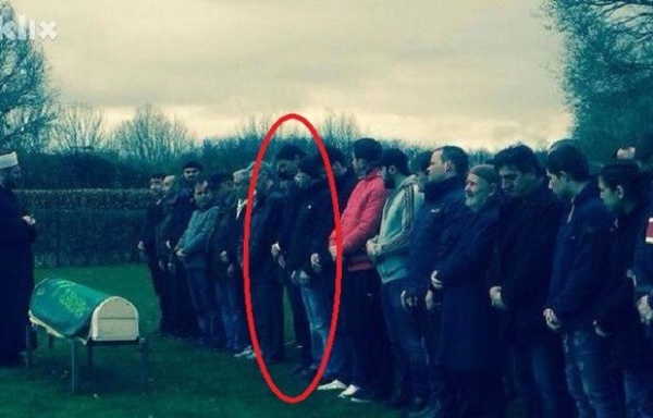 [Photos] Zlatan Ibrahimovic enterre son frère selon le rite funéraire musulman