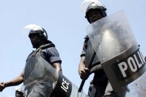 Des policiers brutalisent des militants du PDS venus accueillir le Président Wade