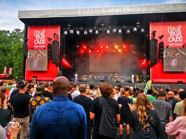 Concert mémorable de Youssou Ndour : une foule impressionnante lui répond à Couleur Café 