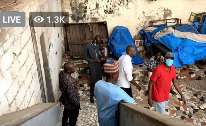 Ousmane Sonko : "Je demande à tous les militants qui comptaient venir passer une nuit de veille devant ma maison, d’y renoncer et à ceux qui sont déjà là, de retourner se reposer chez eux"