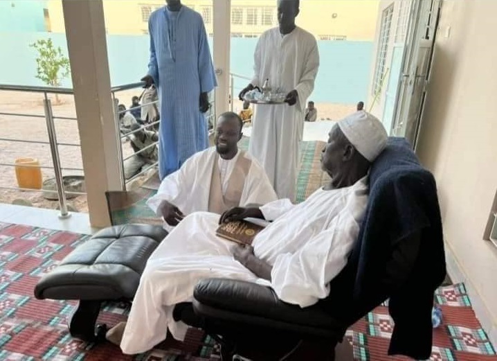Reçu par Serigne Cheikh, le khalide de Serigne Saliou Mbacké : Ousmane Sonko s'est rendu à Khelcom