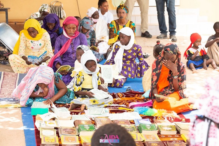 Photos: Sokhna Aida Saliou avec Sokhna Bator Saliou et Sokhna Adja Saliou