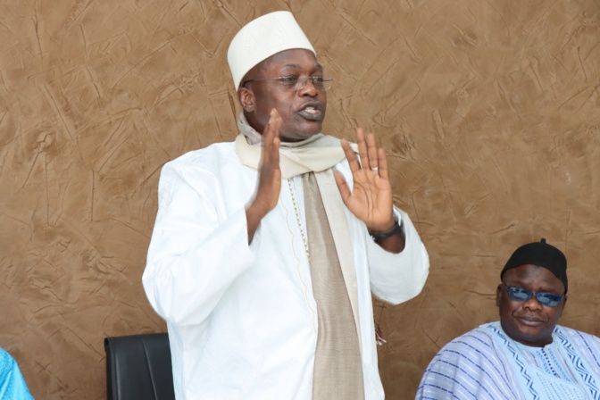 Tabaski 2022: Le ministre Oumar Gueye apporte son soutien aux imams et Oulémas de Sangalkam.