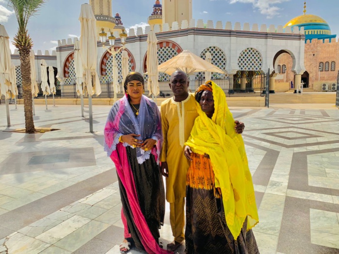 Serigne Mountakha Mbacké Bachir a reçu le président Abdoulaye Mamadou Guissé le leader du parti politique Fulla ak Fayda ex membre de Yewwi Askan wi