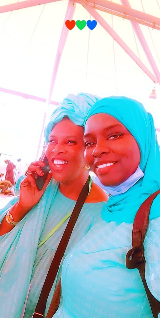 Hajj 2022: Hourèye Thiam en toute complicité avec les pèlerins (Photos)