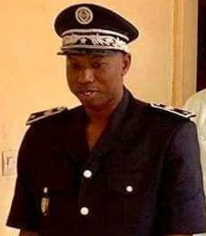 Violences policières : encore le Commissaire Sangharé… Violences policières : encore le Commissaire Sangharé…