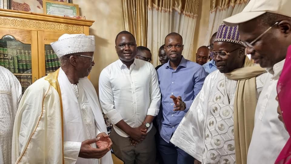 Médina Baye : Les leaders de YAW reçus en audience par le khalife, Cheikh Mahi Niasse Médina Baye : Les leaders de YAW reçus en audience par le khalife, Cheikh Mahi Niasse