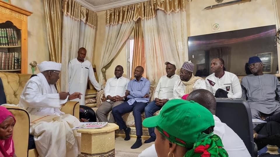 Médina Baye : Les leaders de YAW reçus en audience par le khalife, Cheikh Mahi Niasse Médina Baye : Les leaders de YAW reçus en audience par le khalife, Cheikh Mahi Niasse