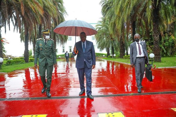 Dakar Dem Dikk : Macky Sall réceptionne un lot de 33 bus Dakar Dem Dikk : Macky Sall réceptionne un lot de 33 bus