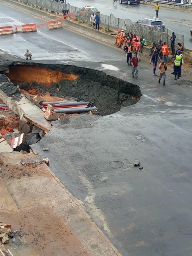 Journée pluvieuse : dommages collatéraux à Patte d'Oie des travaux du BRT, sous tutelle chinoise Journée pluvieuse : dommages collatéraux à Patte d'Oie des travaux du BRT, sous tutelle chinoise