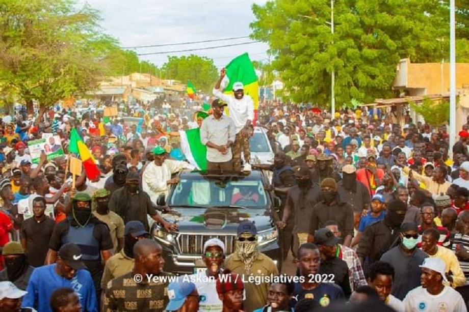 Leur inter-coalition mobilise fort à Touba-Mbacké : Déthié Fall, Khalifa Sall, Sonko, Serigne Bara Dolli…tous avec un large sourire Leur inter-coalition mobilise fort à Touba-Mbacké : Déthié Fall, Khalifa Sall, Sonko, Serigne Bara Dolli…tous avec un large sourire