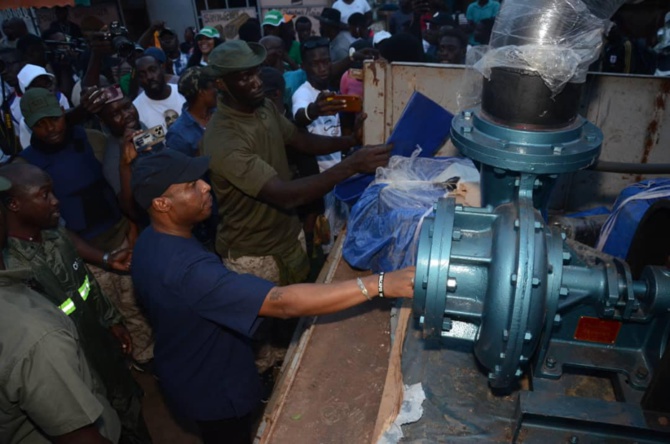 Grand-Yoff et Yoff / Tournée de Barthélémy Dias en zones inondées, après une visite à Gorée Grand-Yoff et Yoff / Tournée de Barthélémy Dias en zones inondées, après une visite à Gorée