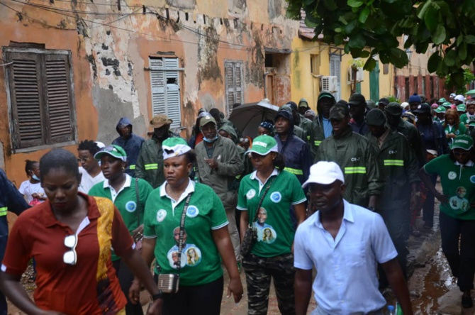 Grand-Yoff et Yoff / Tournée de Barthélémy Dias en zones inondées, après une visite à Gorée