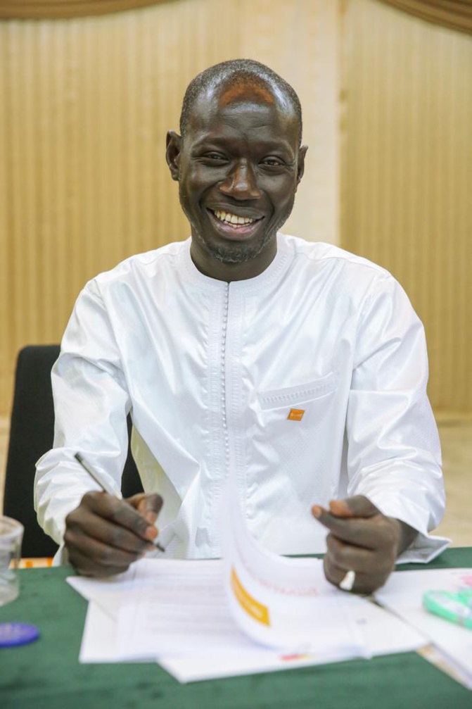 Habitat - Acte historique : Macky Sall remet les clefs aux premiers bénéficiaires de la Diaspora