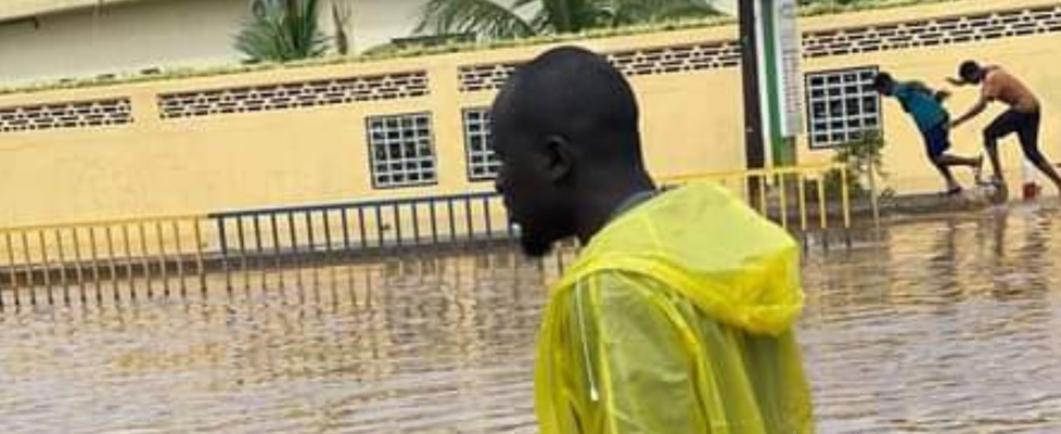 Images et Remerciements : Le plus jeune député du peuple, Borom Grand Yoff Serigne Abo, au secours des sinistrés