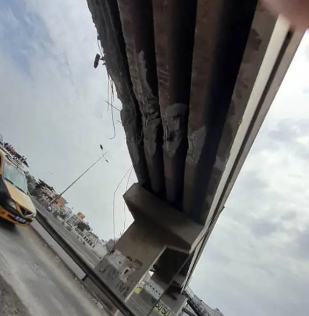 Un camion heurte la passerelle de Colobane et occasionne d'importants dégâts (Photos)