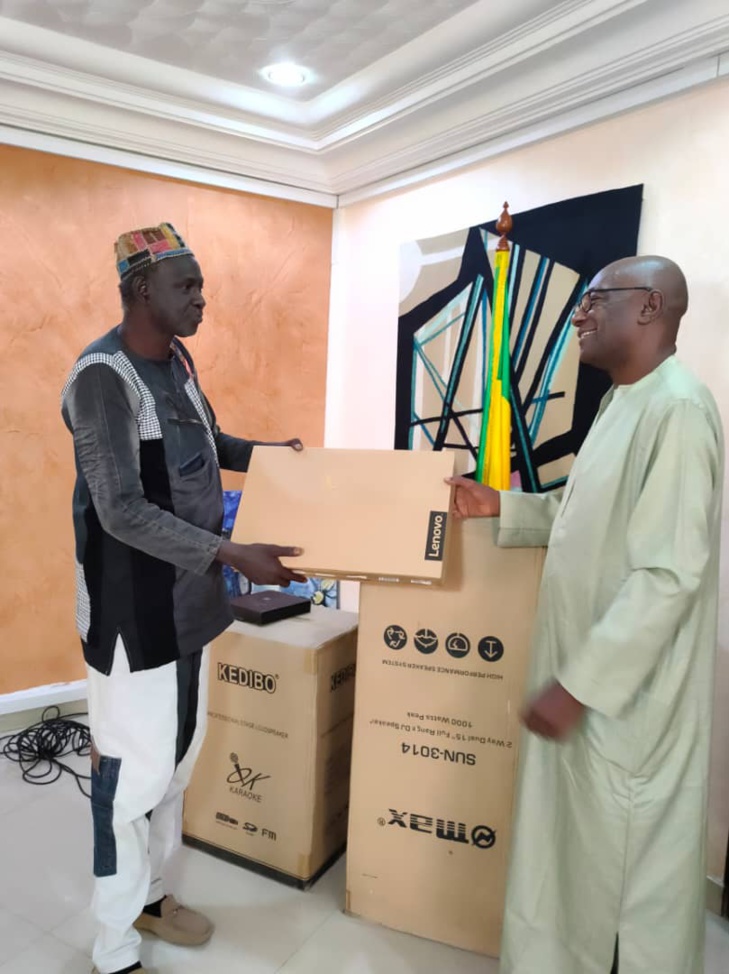 Lauréat du Prix du Meilleur Conteur International : Amadou Sow dit Zoumba reçu par le ministre de la culture