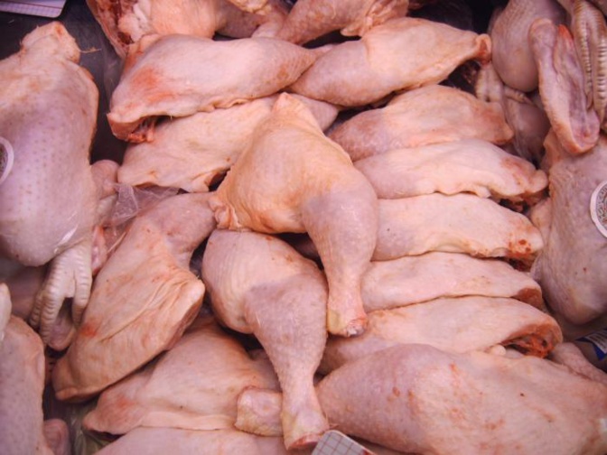 Mbour: 305 sacs de cuisses de poulet saisis