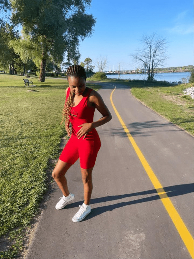 Une jeune femme se noie au Canada alors qu’elle se filmait en direct en train de nager sur Facebook Une jeune femme se noie au Canada alors qu’elle se filmait en direct en train de nager sur Facebook