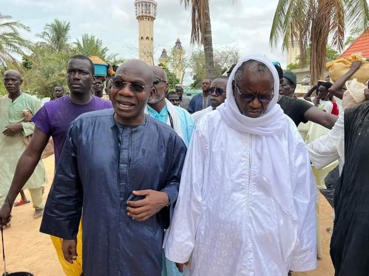 Photos : Serigne Mourtada Mom Serigne Fallou Mbacké rend visite à Serigne Saliou Ndigueul Thioune lors des activités du « Sêk » à Matlaboul Fawzayni Photos : Serigne Mourtada Mom Serigne Fallou Mbacké rend visite à Serigne Saliou Ndigueul Thioune lors des activités du « Sêk » à Matlaboul Fawzayni