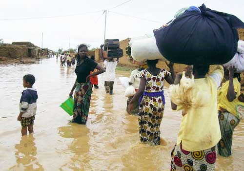 Inondations à Matam: Samba Ndiobène Ka et Mamadou Talla au secours des sinistrés