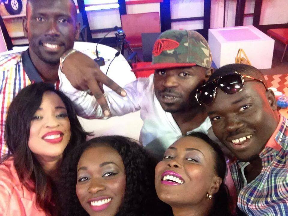 Le selfie de Canabasse avec l'équipe de Yewuleen 