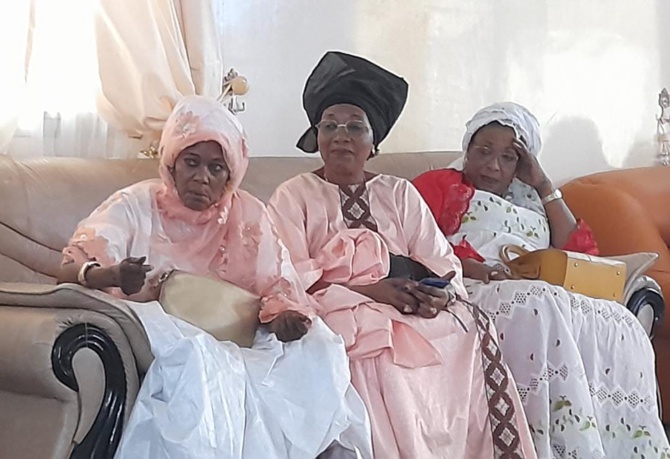 Remerciements et prières Wallu Sénégal à Thiès : la délégation chaleureusement reçue par le Khalife El Hadji Mounirou Ndieguene.