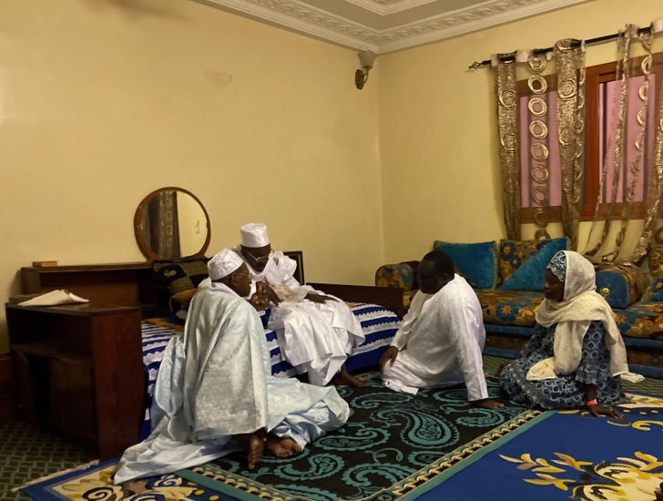 Derniers jours de vacances au Sénégal oriental : Aliou Sall chez Thierno Tidiane Ba, le Khalife du Dental Derniers jours de vacances au Sénégal oriental : Aliou Sall chez Thierno Tidiane Ba, le Khalife du Dental