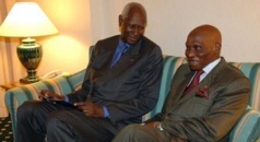 Chassé-croisé entre deux anciens chefs d’Etat : Me Wade décolle, Diouf atterrit