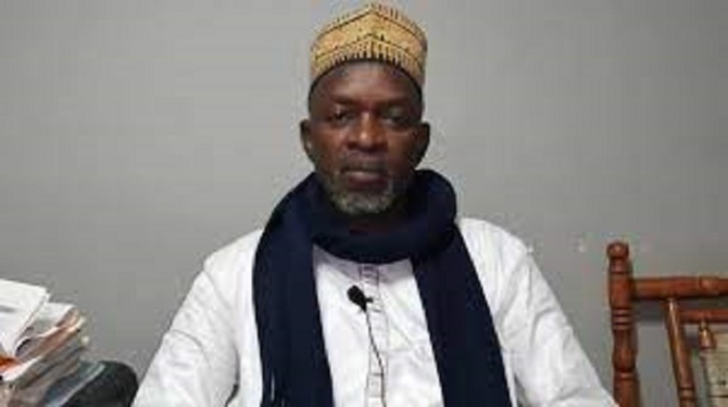 Yewwi Askan Wi Ou Yeew Askan Wi ?  Critique-citoyenne de Abdou Khadre Gaye Pdt Emad
