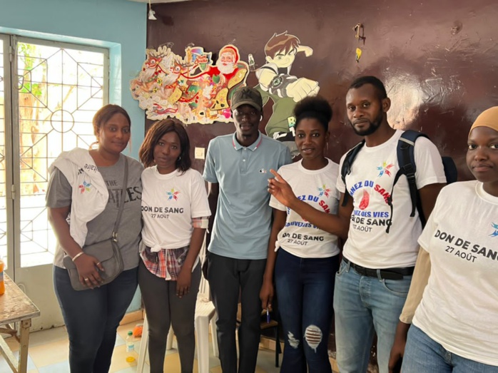 Photos/ Don de sang à Ouest-Foire: Des Humanitaires sanitaires offrent avec générosité des poches de sang au Cnts