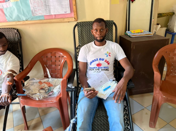 Photos/ Don de sang à Ouest-Foire: Des Humanitaires sanitaires offrent avec générosité des poches de sang au Cnts