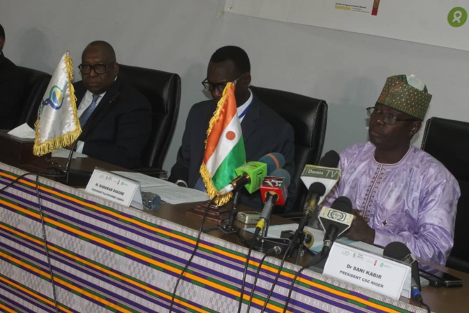 Babacar Diagne préside une réunion sur les redevances audiovisuelles à Niamey