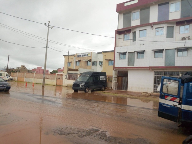 Inondations à Bambilor : L'hôtel de ville de la commune sous les eaux